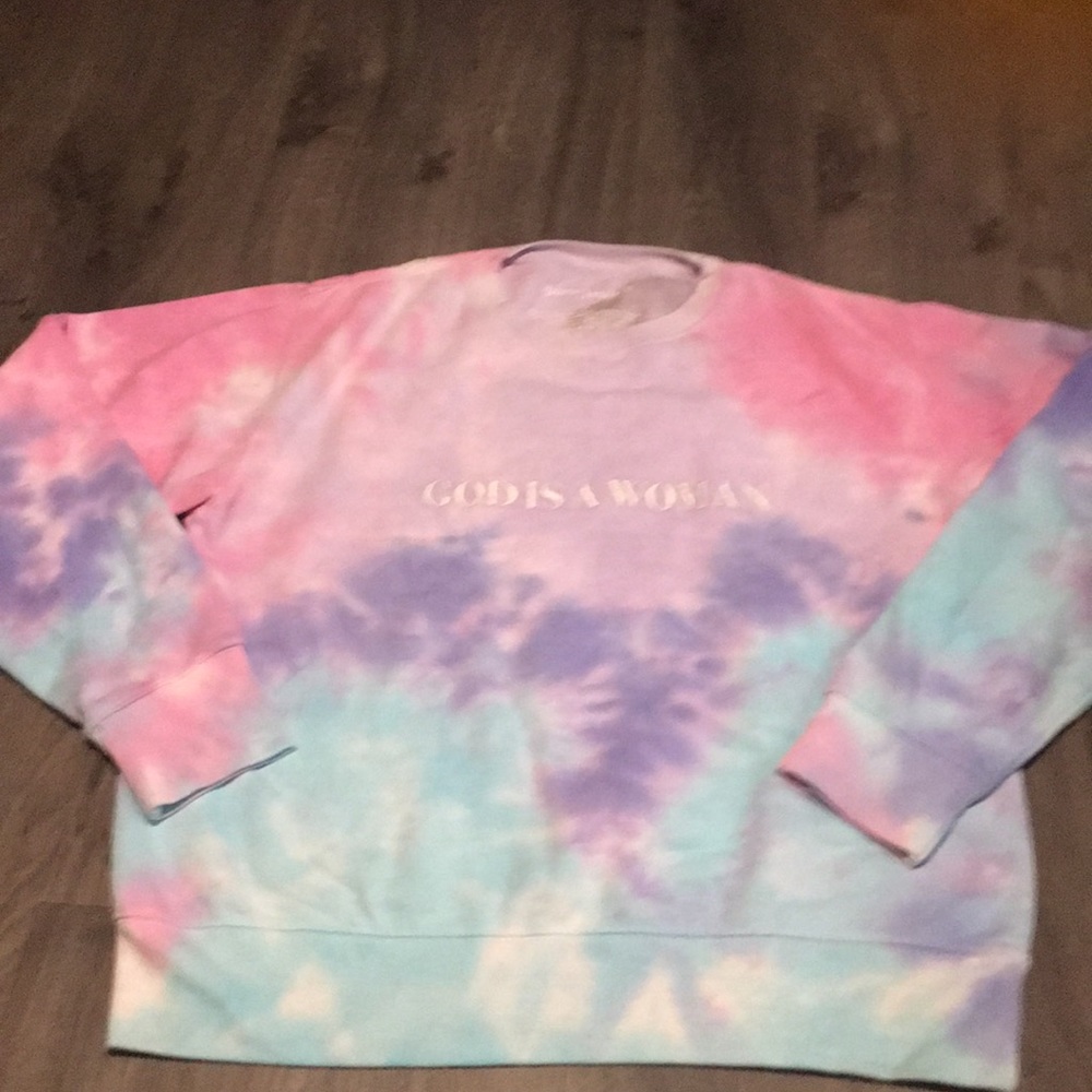 Ariana Grande crewneck size S